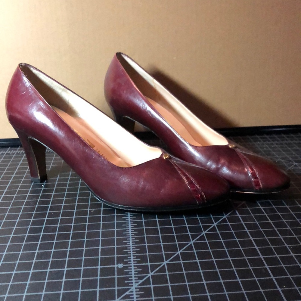 Vintage Size 7B Ferragamo Leather Heels